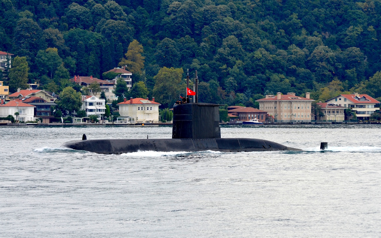 Неопознанная подводная лодка - проект 209. Турция