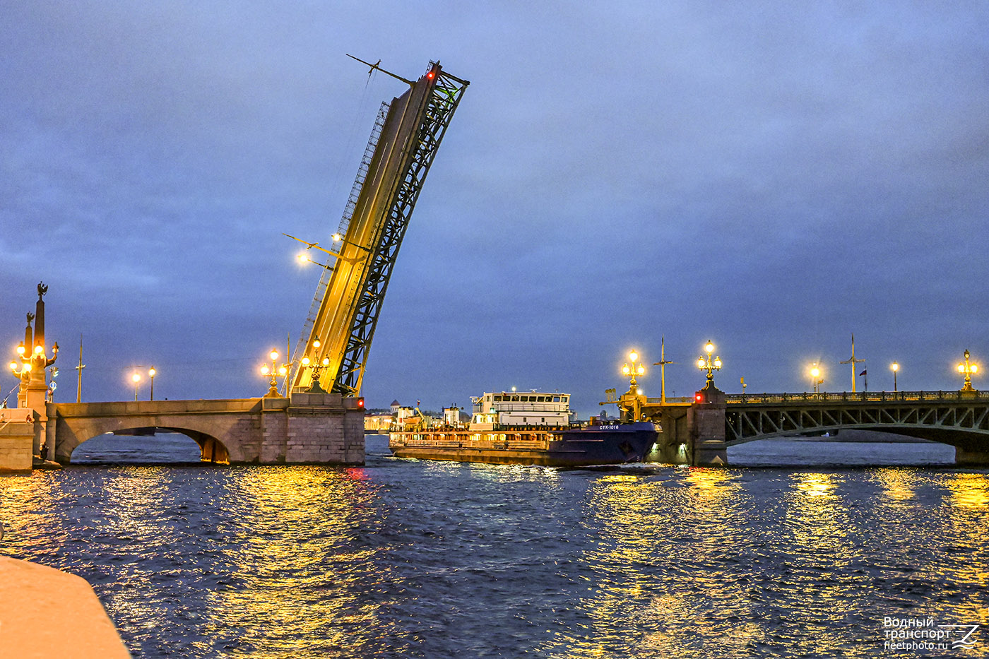 танкер троицкий мост