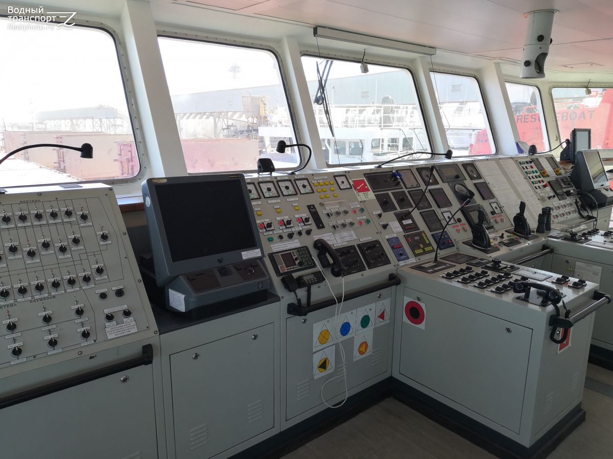 Танаис. Wheelhouses, Control panels