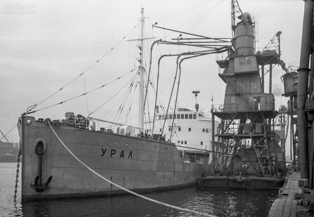 Урал — Фото — Водный транспорт
