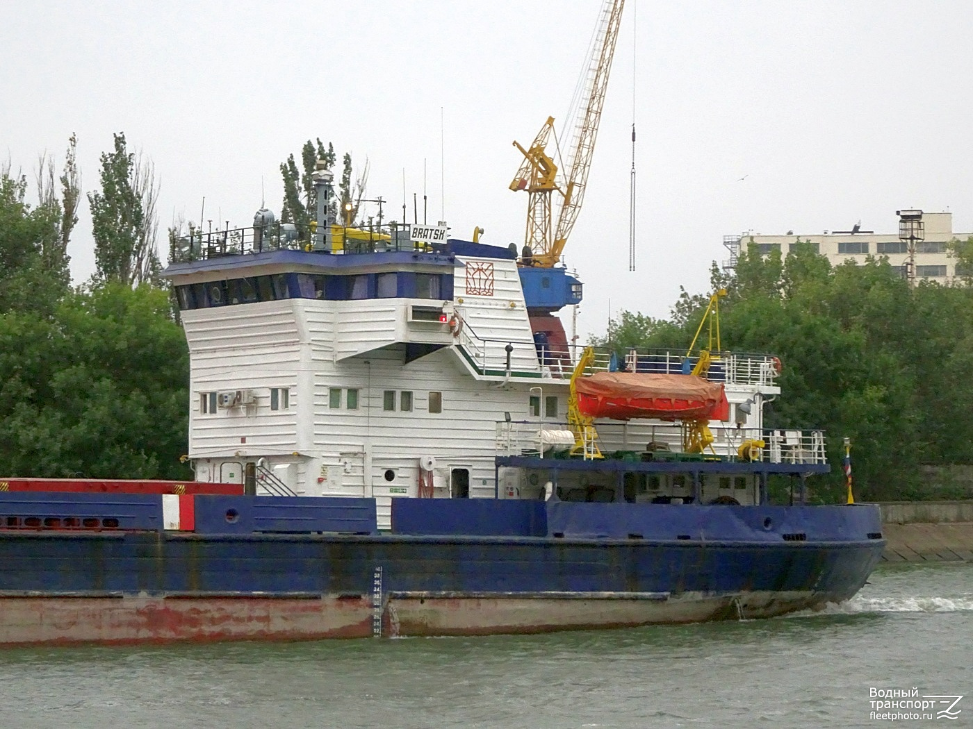 Братск. Vessel superstructures