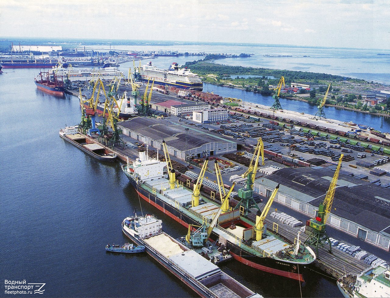 Морской порт Санкт-Петербург