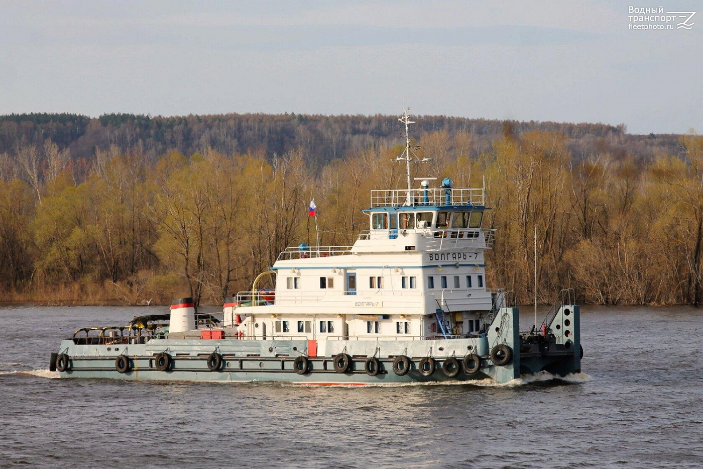 Теплоход волгарь фото