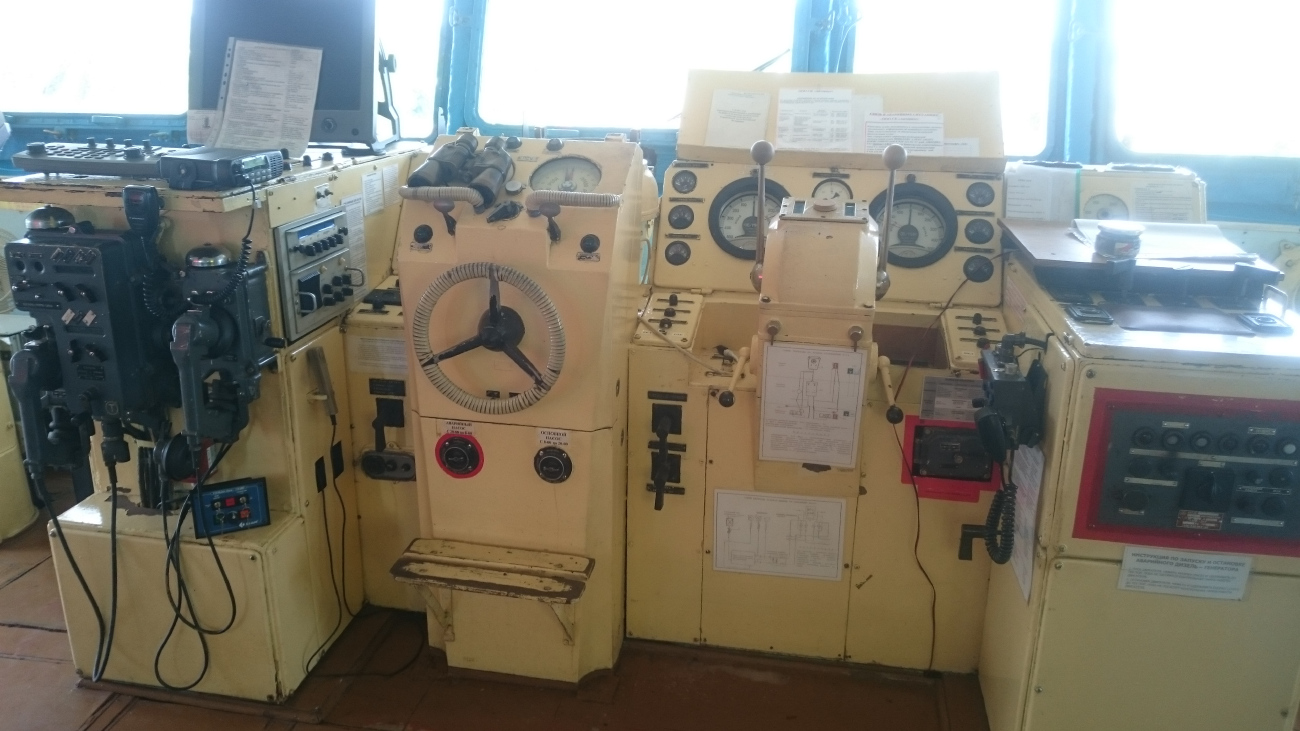 Волгонефть-234. Wheelhouses, Control panels