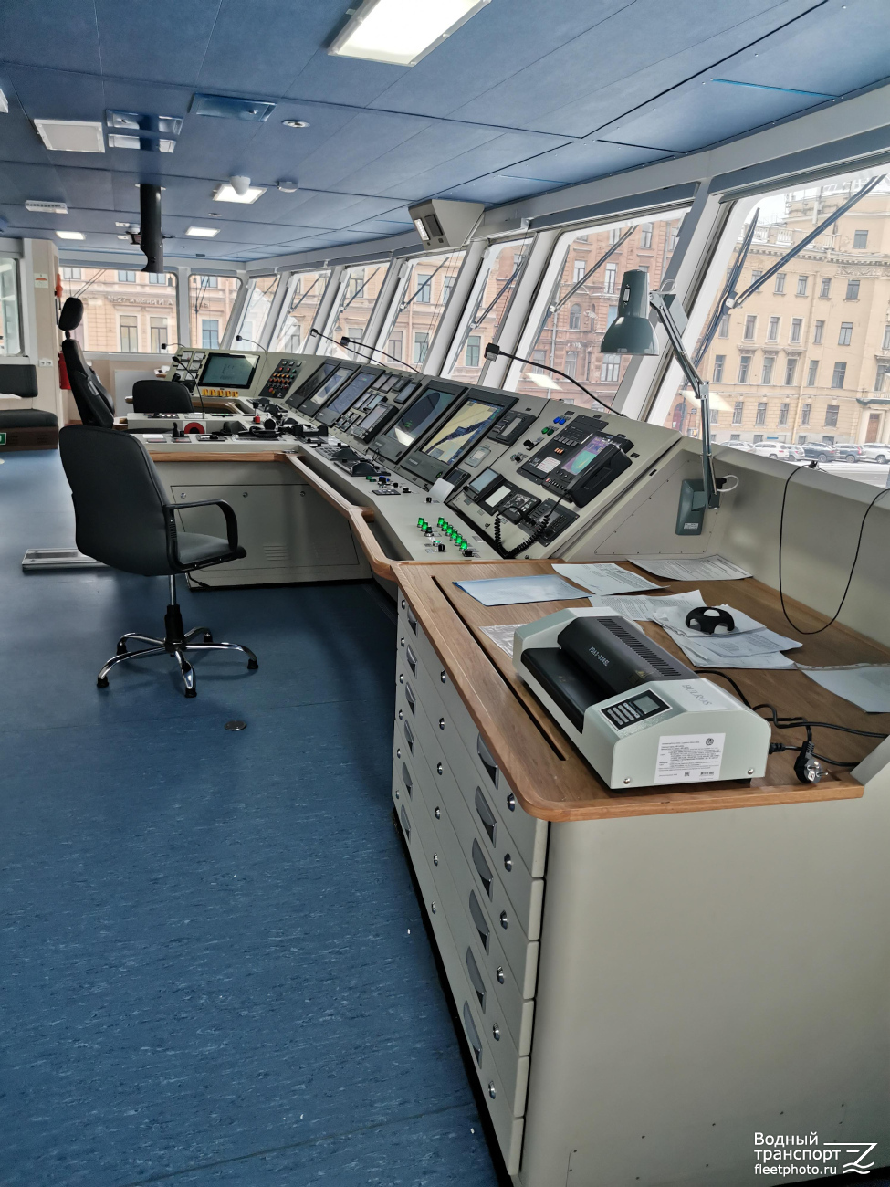 Адмирал Невельской. Wheelhouses, Control panels