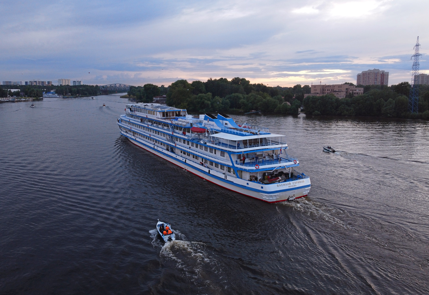 теплоход вдохновение москва