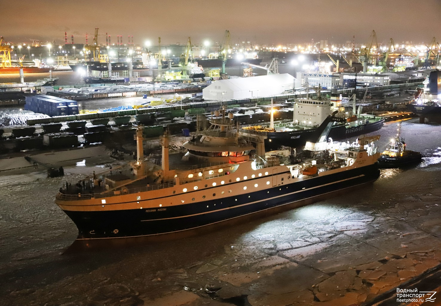 Механик Маслак — Фото — Водный транспорт