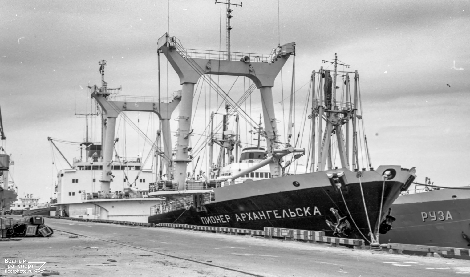 Пионер Архангельска — Фото — Водный транспорт