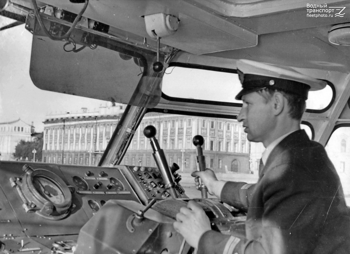 Нева-1. Рулевые рубки, посты управления — Фото — Водный транспорт