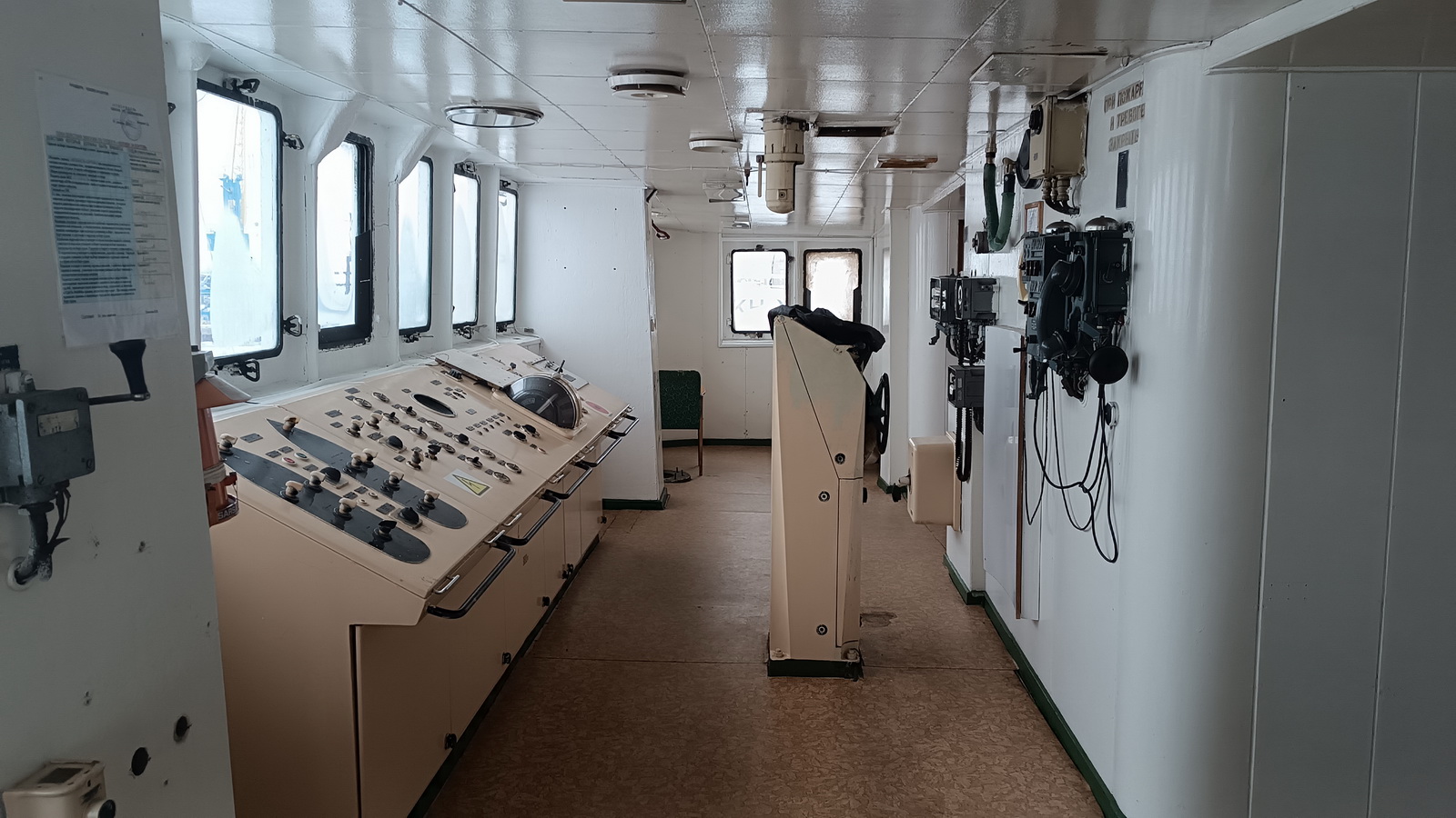 Белокаменка. Wheelhouses, Control panels