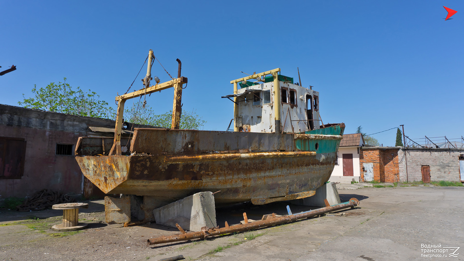 Неопознанные суда — Фото — Водный транспорт