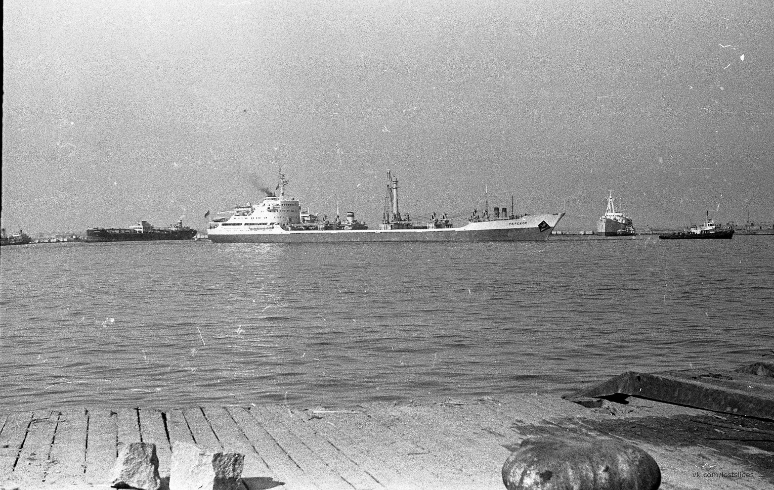 Перекоп, Горизонт — Фото — Водный транспорт