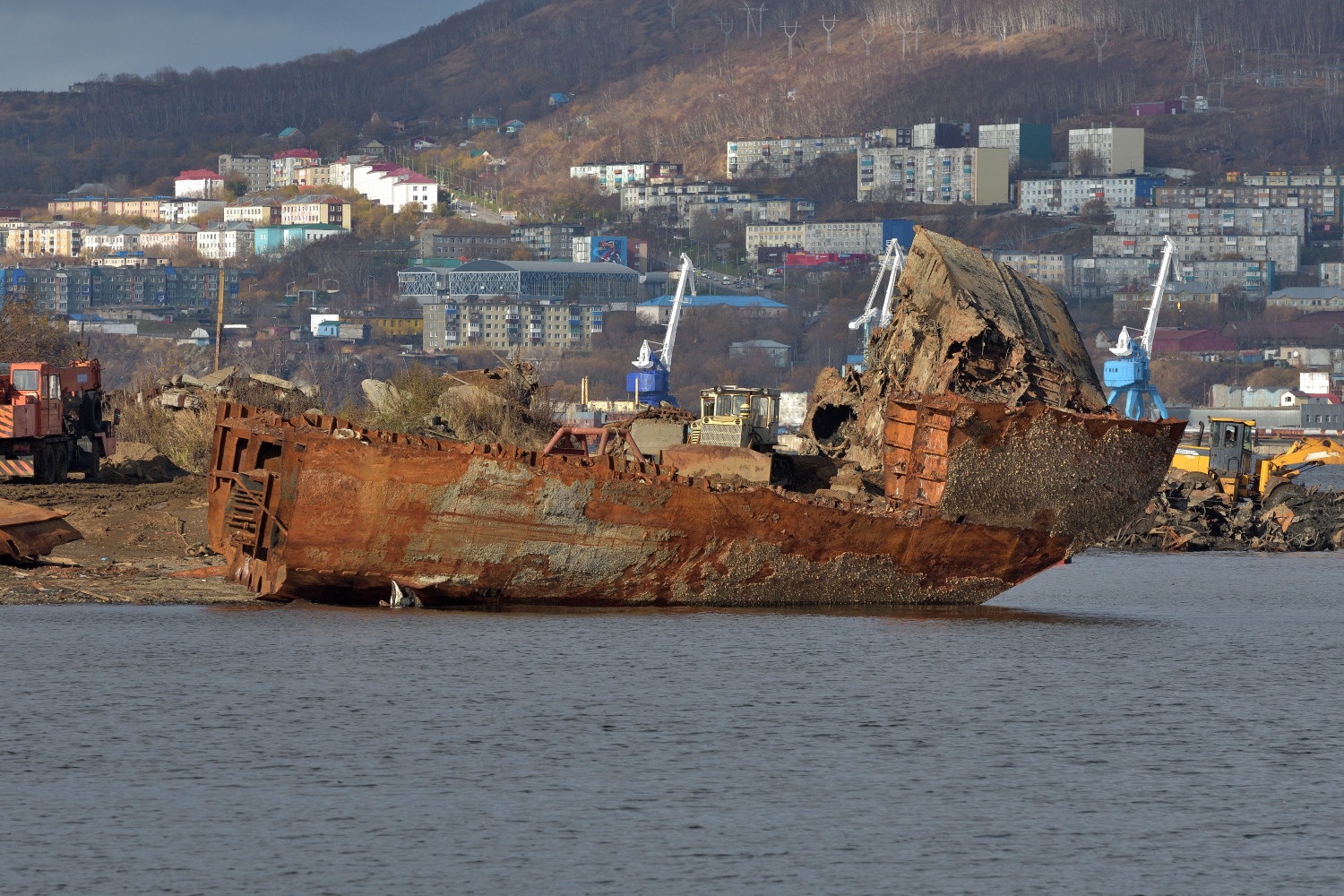 Неизвестное судно-1, Неизвестное судно-2. Far Eastern Basin