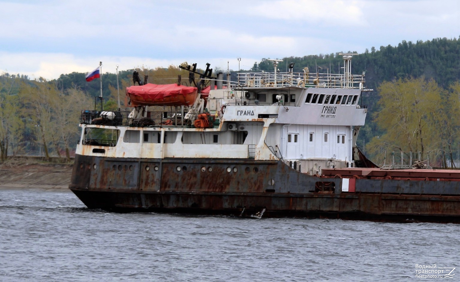 Гранд. Vessel superstructures
