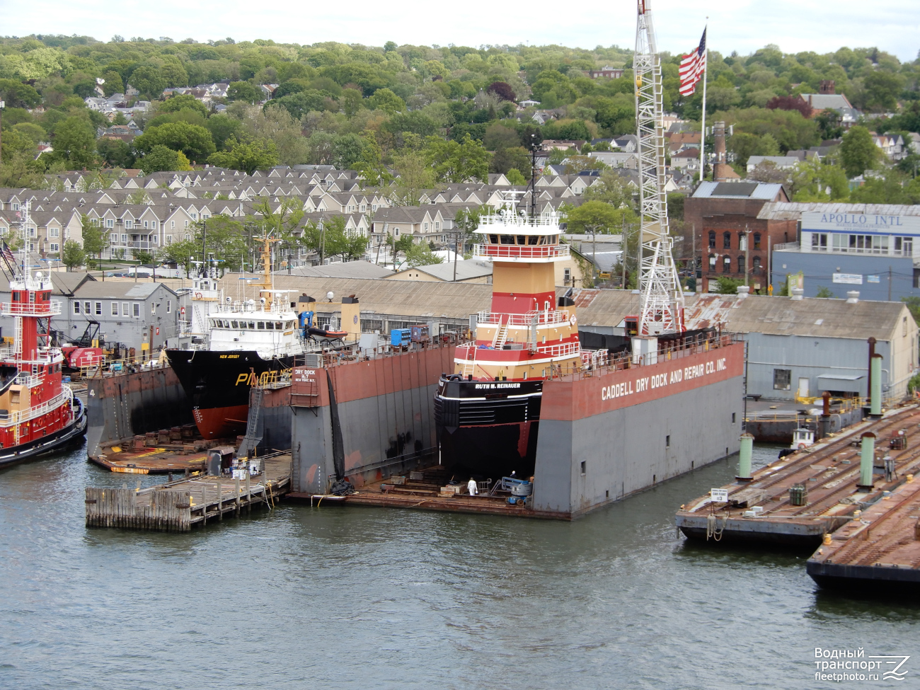 Dry Dock No.4, New Jersey, Dry Dock No.7, Ruth M. Reinauer
