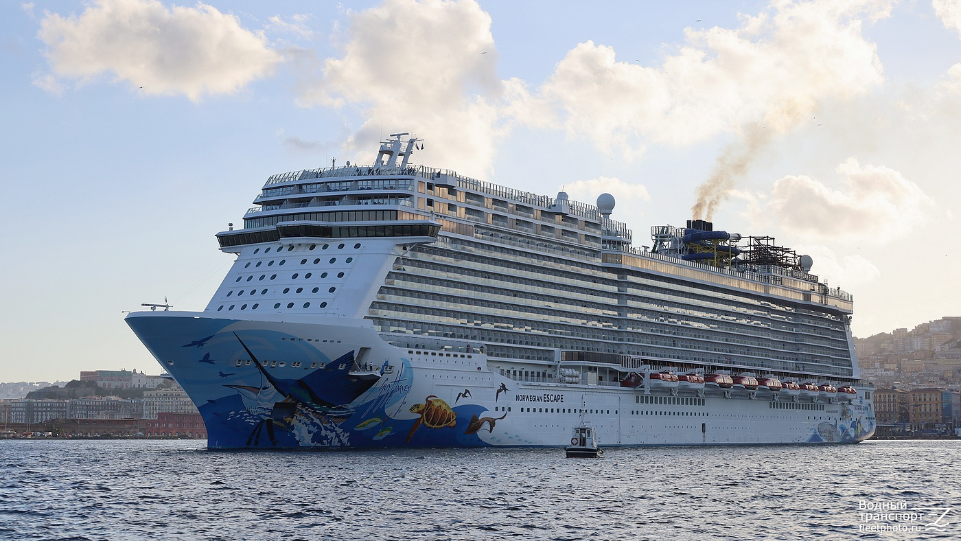 Norwegian Escape, Piloti 2