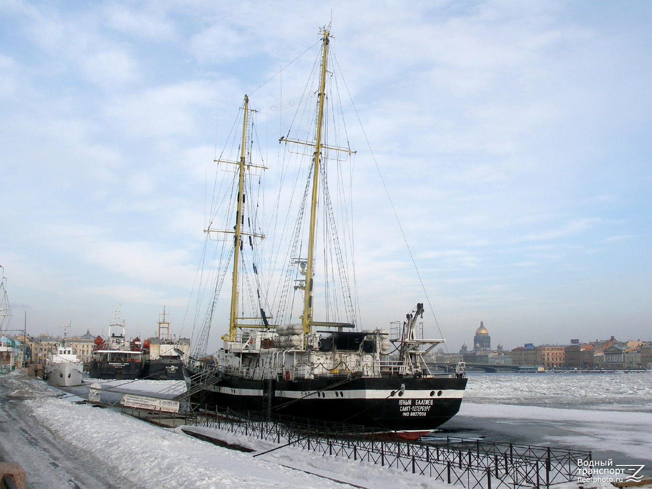 Мария, Сормовский-3053, Амур-2521, Юный Балтиец