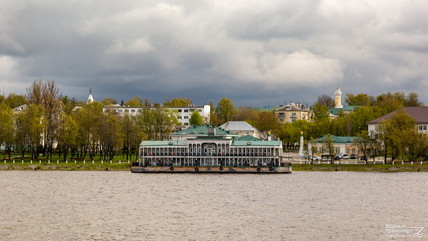 Дебаркадер-103