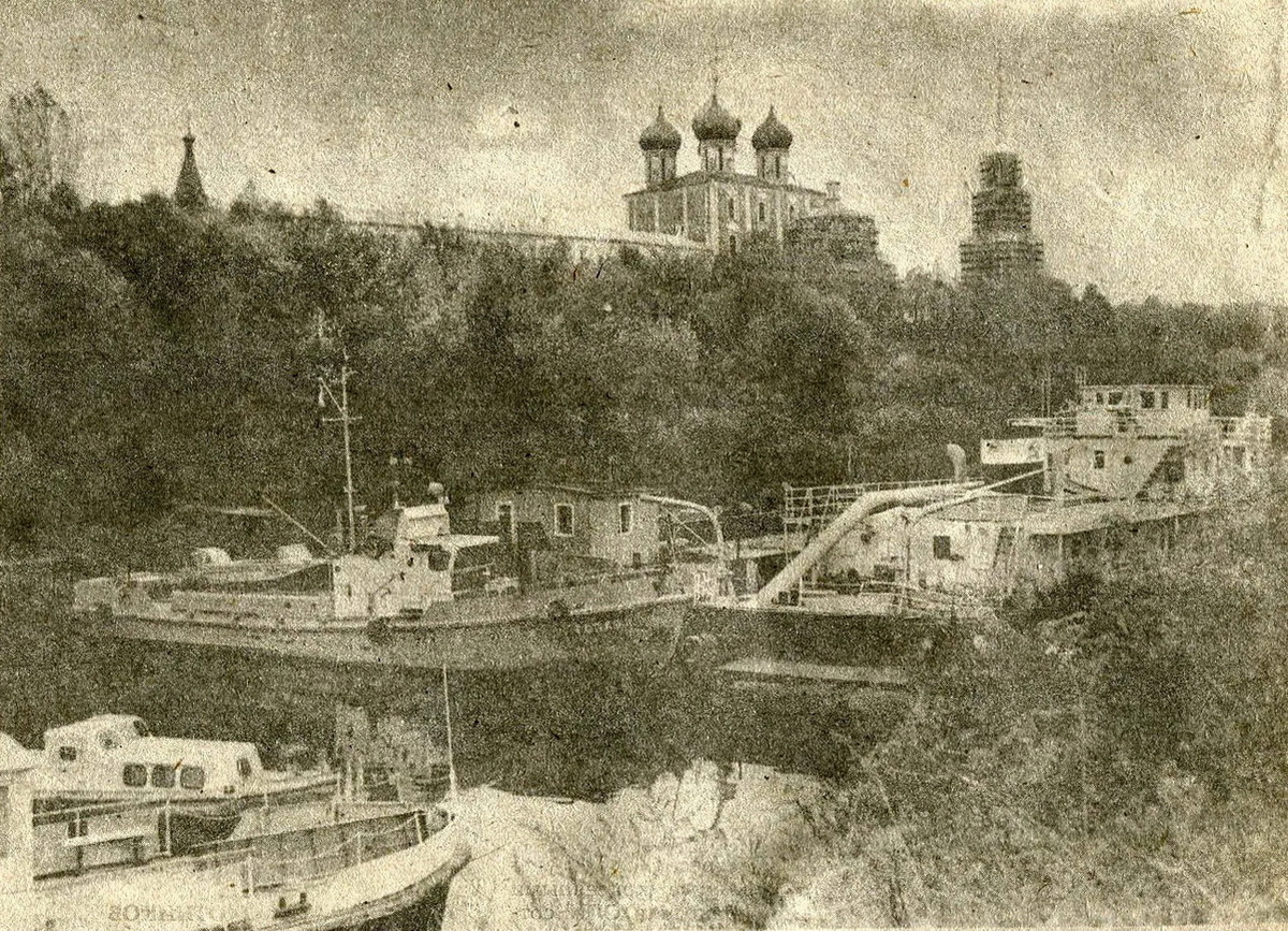 Неопознанное судно - тип Ярославец, Московский-704. Волжский / Камский / Московский бассейн