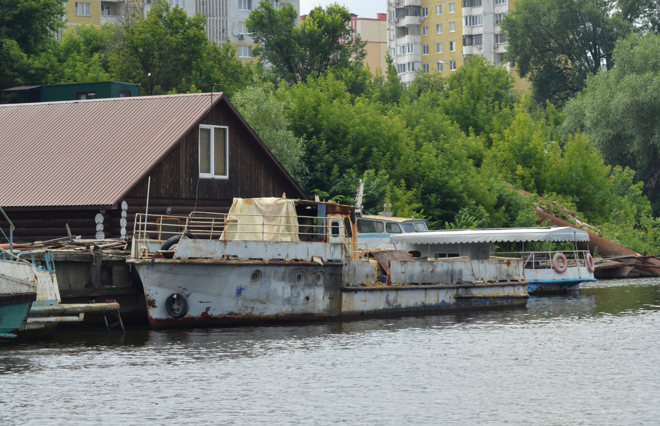 Неопознанное судно - проект Т-63. Волжский бассейн
