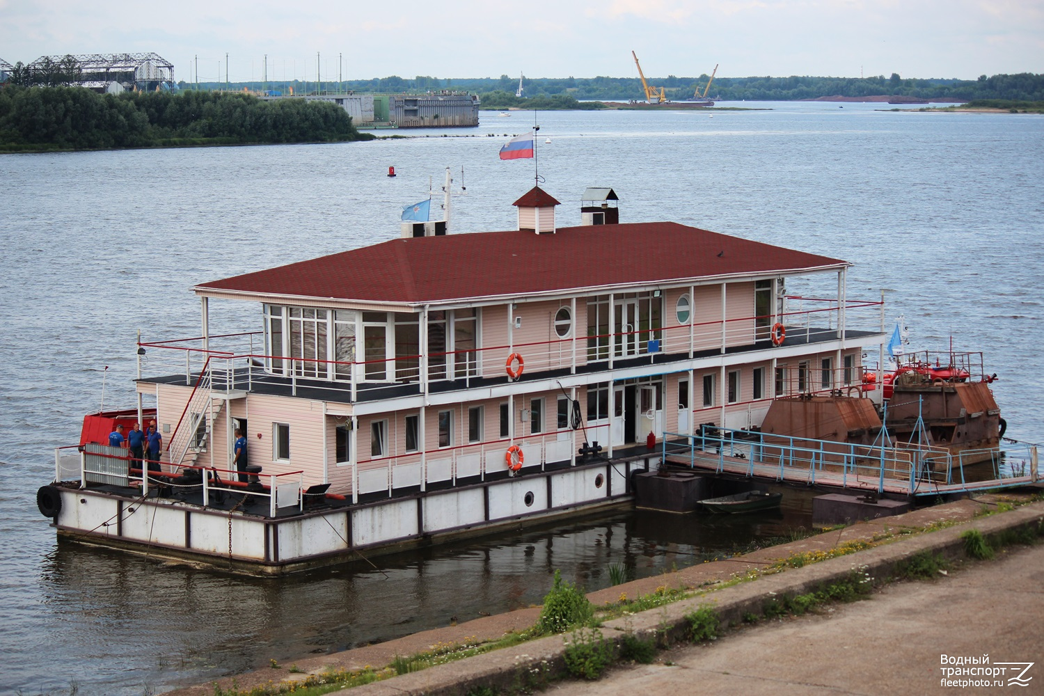 Дебаркадер-591