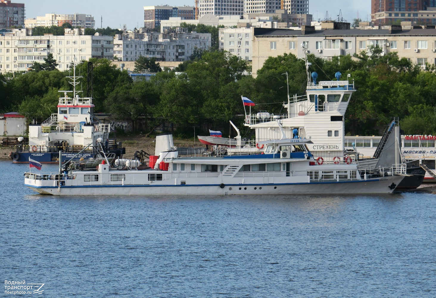 Комсомольск-на-Амуре, Исток, Стрежень