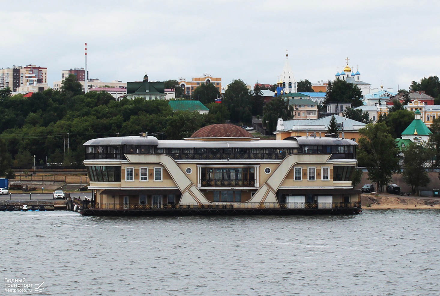 Понтон-18