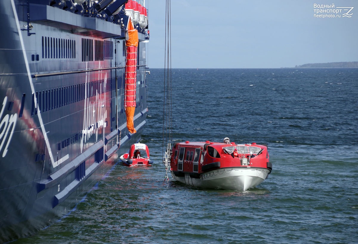 Mein Schiff 7. Lifeboats