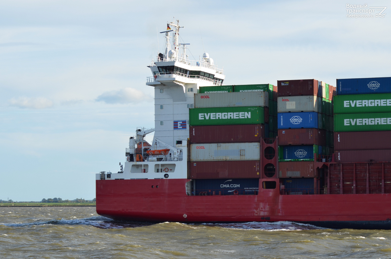 Elbsummer. Vessel superstructures