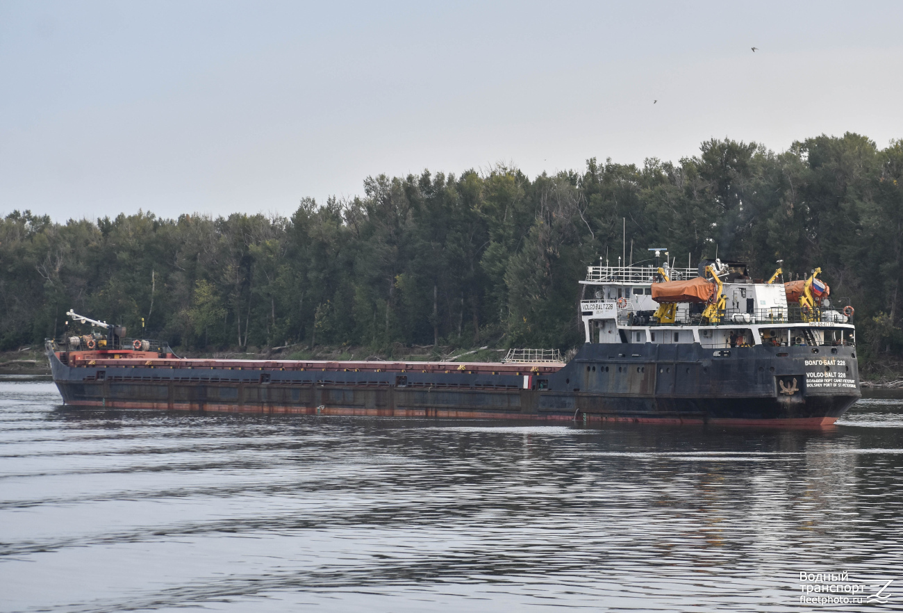 Волго-Балт 228