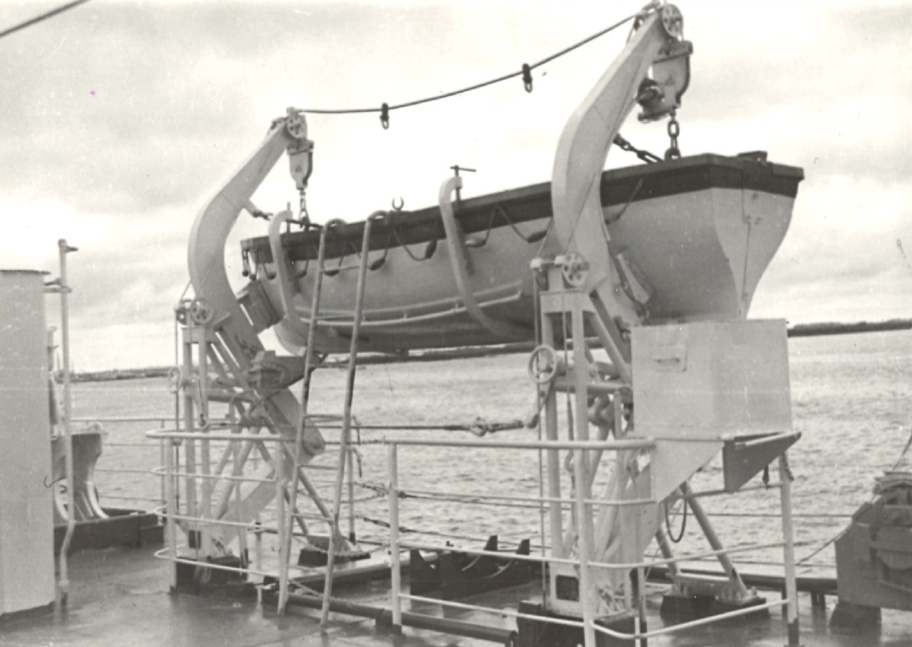 СТ-1302. Шлюпки и катера