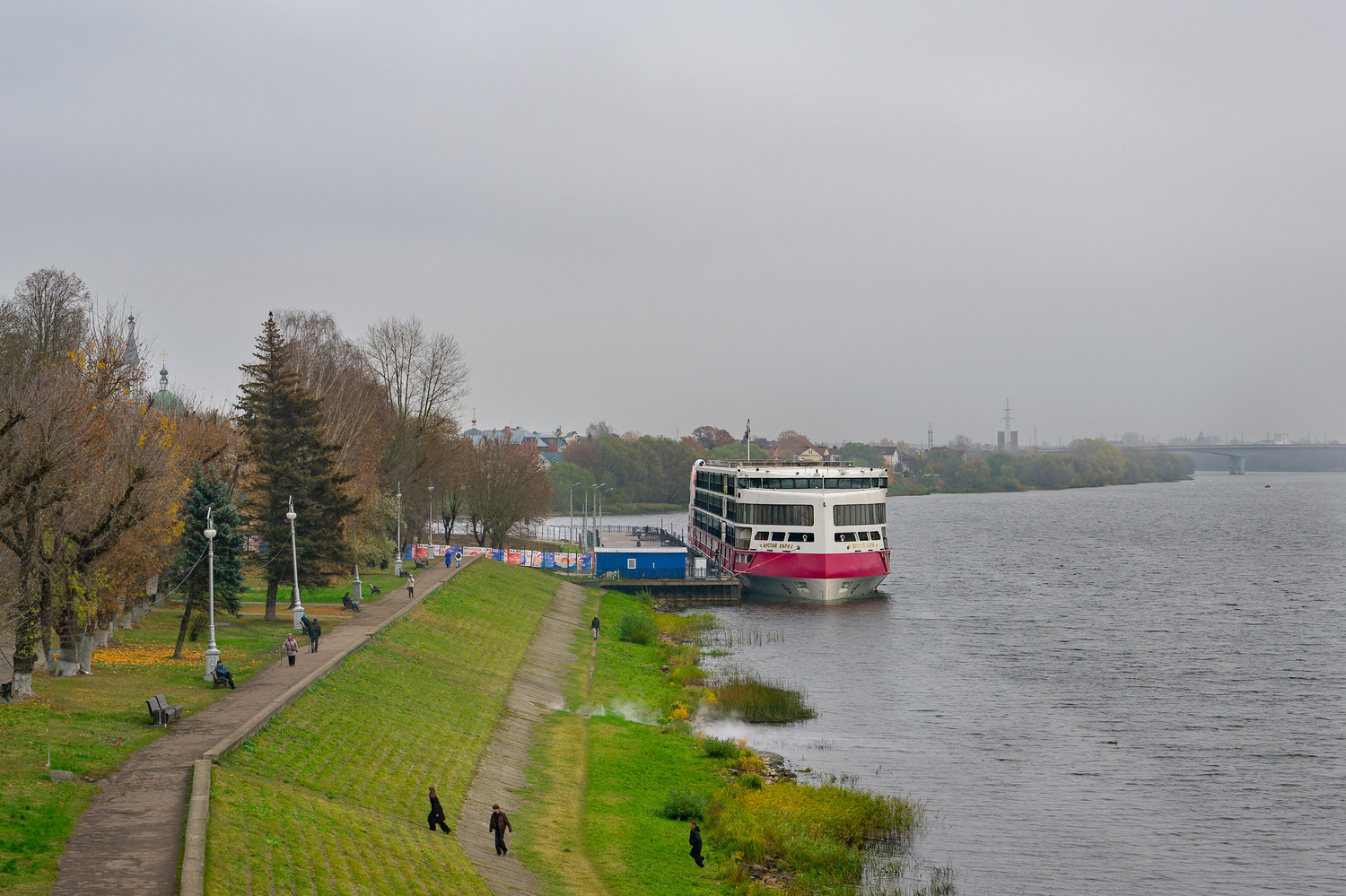 Мустай Карим