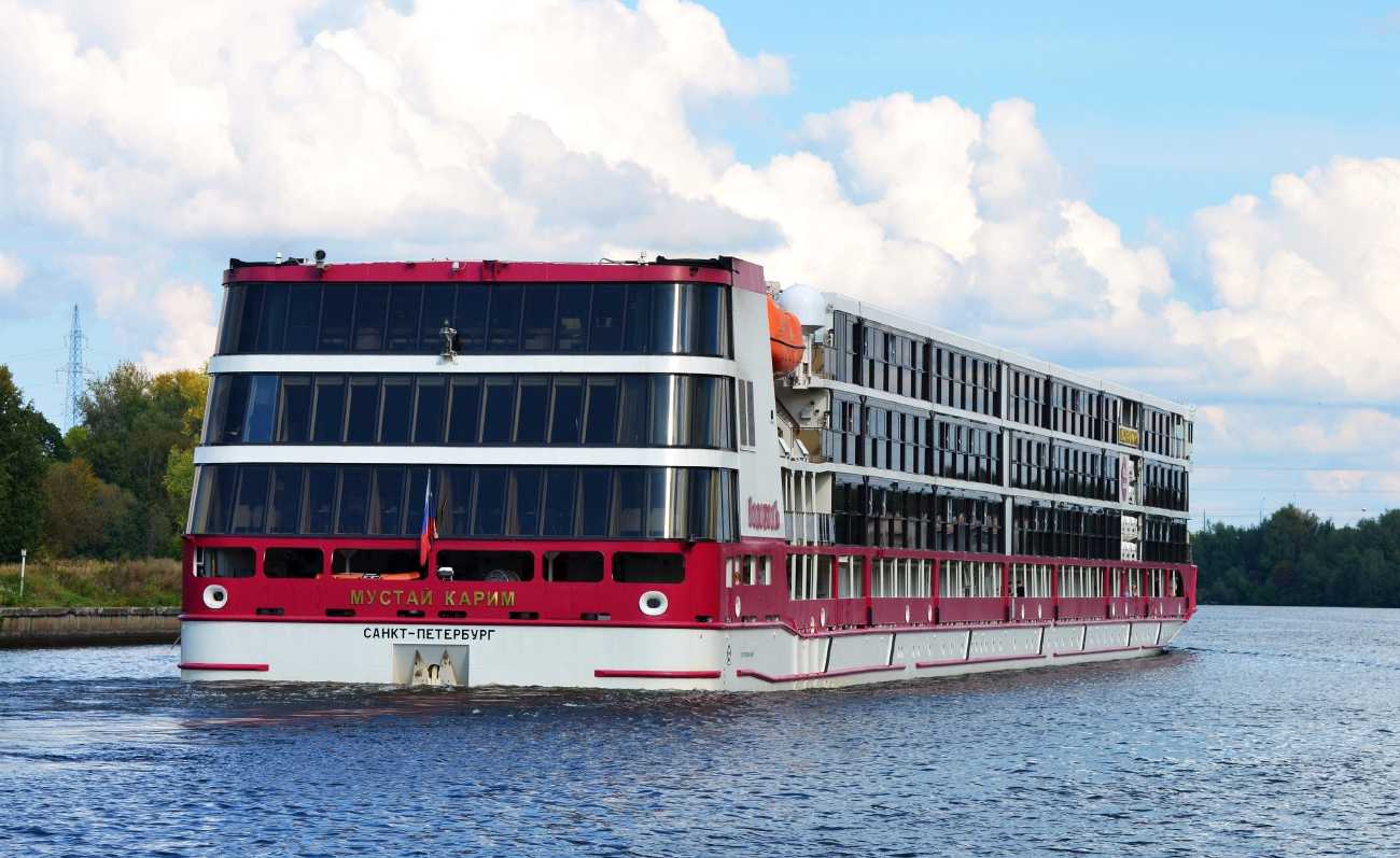 Мустай Карим