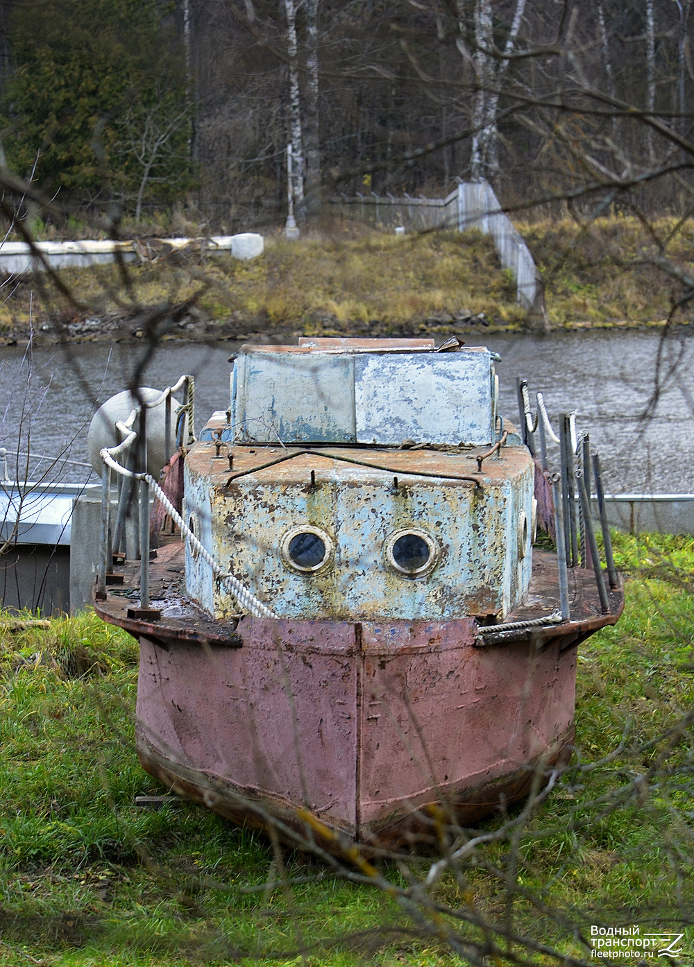 (Водолазный бот шлюза 10-У)