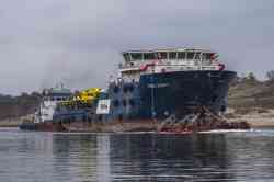 Урал (Проект 7708, Астрахань); Topaz Dignity (Суда обеспечения, завозчики якорей, Маджуро)