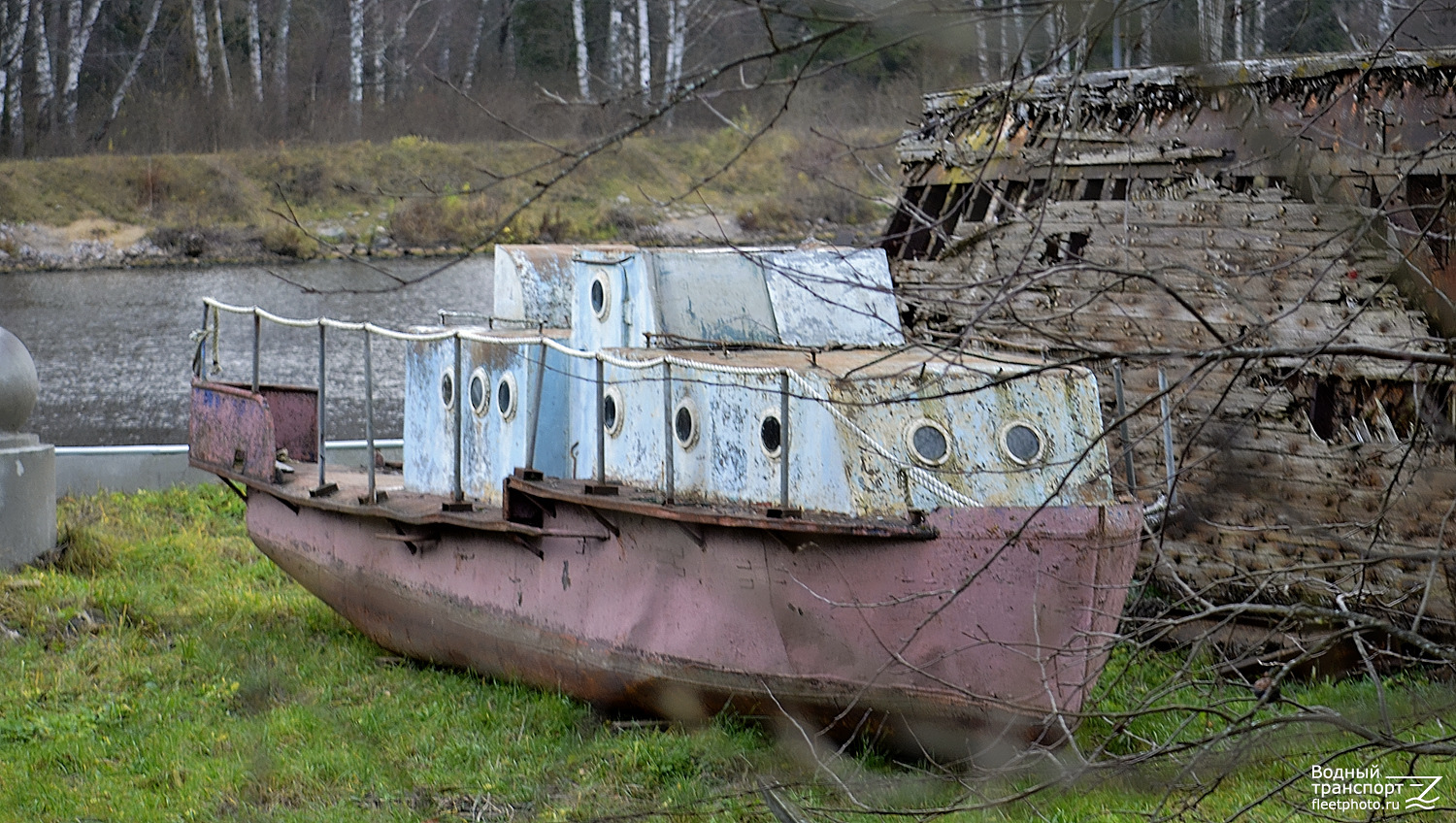 (Водолазный бот шлюза 10-У)