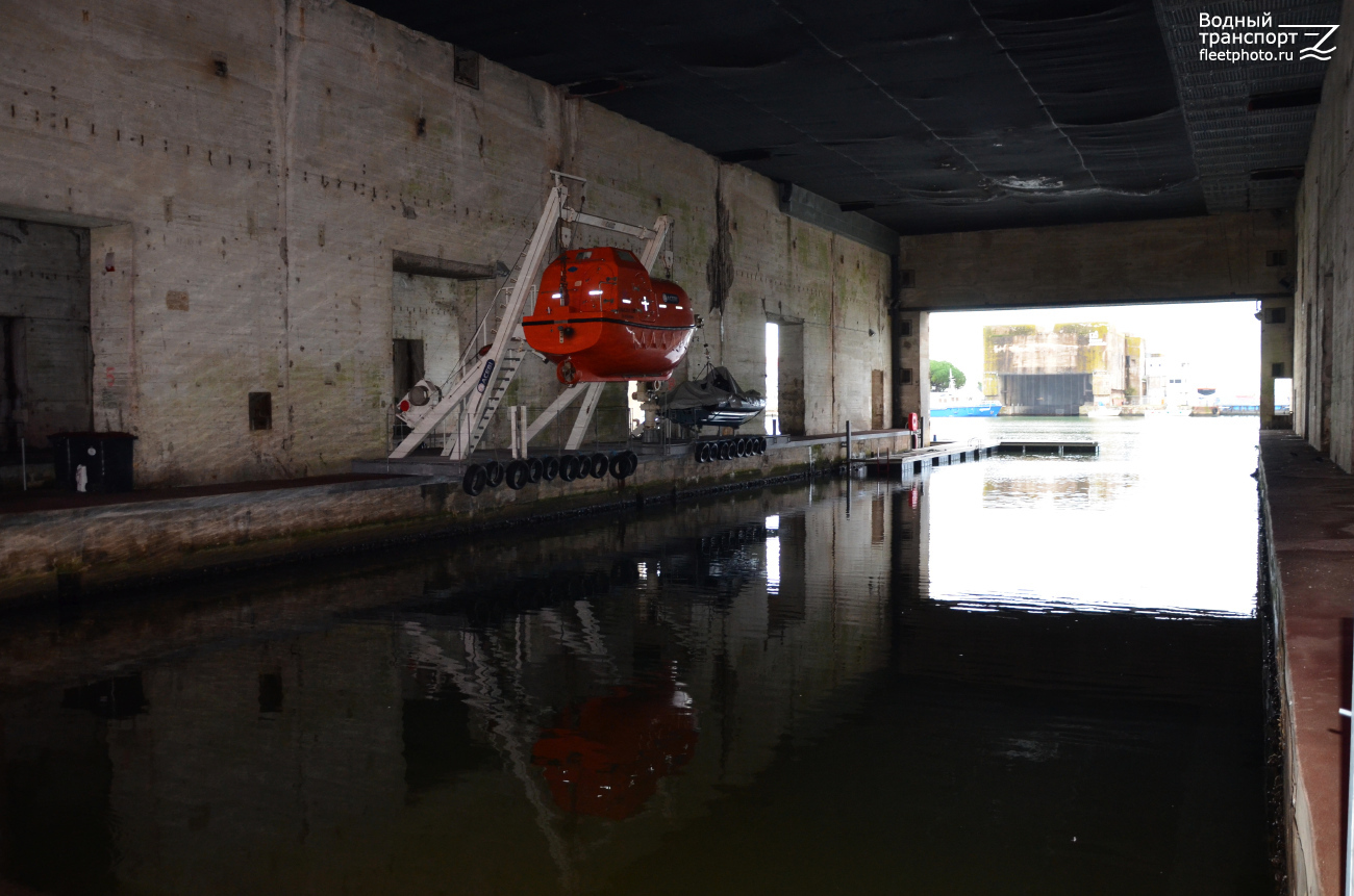 Шлюпки и катера