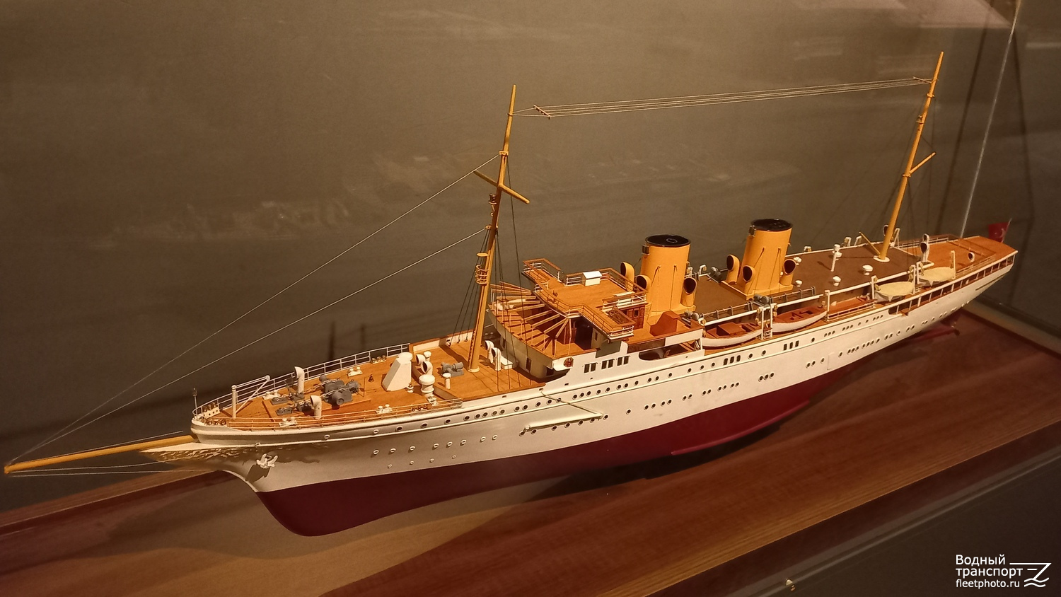 Savarona. Модели гражданских судов