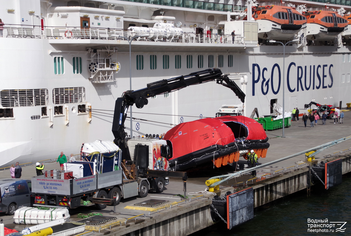 Mein Schiff 7. Шлюпки и катера