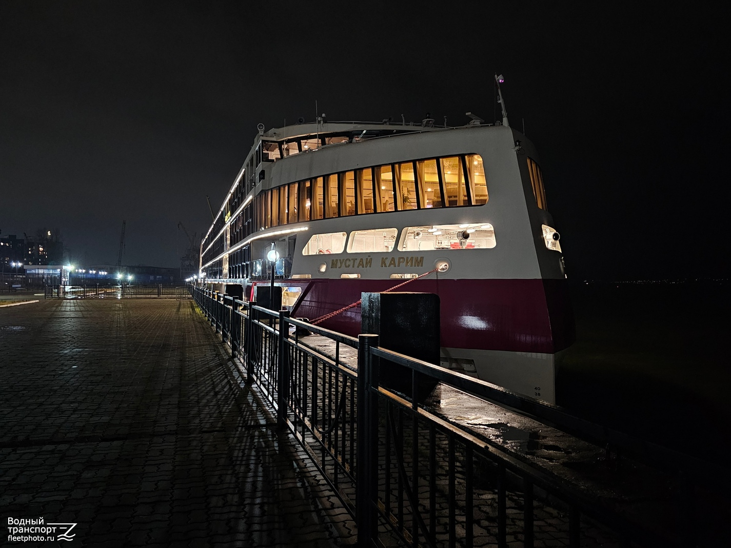 Мустай Карим