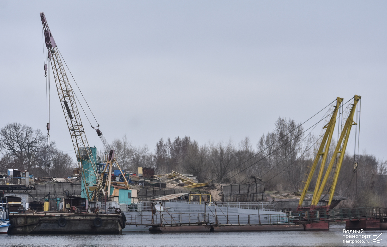 Неопознанный понтон, (Неопознанное судно - проект 1309). Волжский бассейн