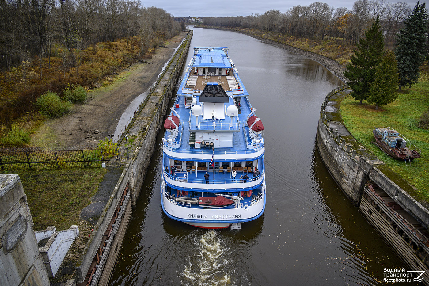 Княжна Анастасия, (Водолазный бот шлюза 10-У)