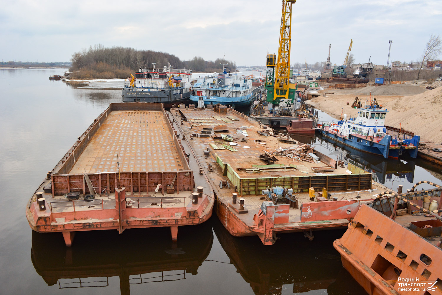 2403, Баржа-8132, Язь