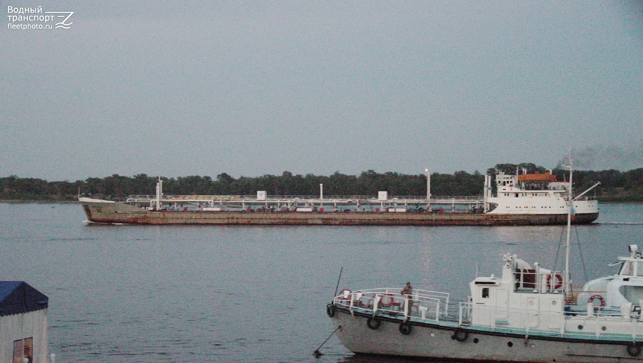 Волгонефть-143, Неопознанное судно - тип Ярославец