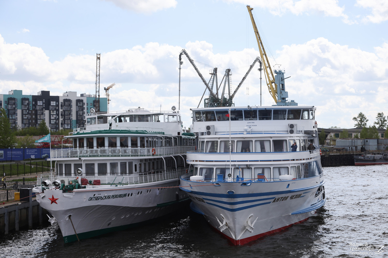 Октябрьская Революция, Антон Чехов