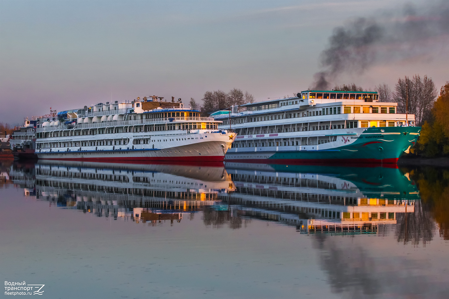 Ф.И. Панфёров, Владимир Маяковский