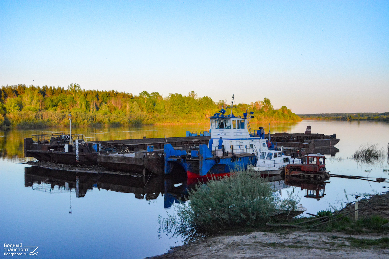 БС-601, БТТ-28, Неопознанное судно - проект КС-100Д, КС-100Д1, КС-100Д2