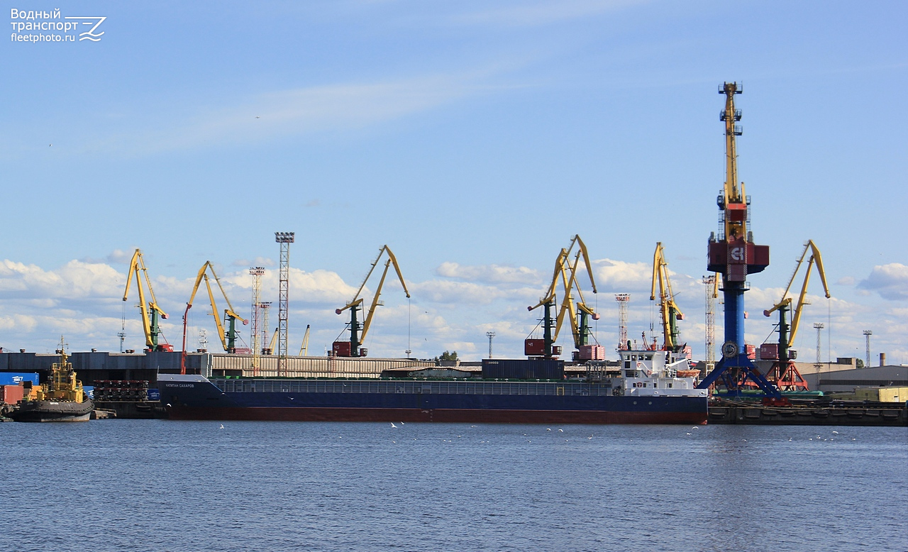 Витязь, Капитан Сахаров