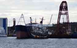 Неопознанное судно - тип Плавучий кран (Плавучие краны, (нет)); Agia Zoni II (Танкеры, Пирей); Inter I (Земснаряды, Сас ван Гент); Разное — Неопознанные суда — Греция