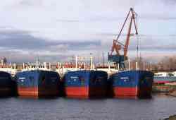 Volgoneft-111 (Волгонефть type, design 550А, Astrakhan); Volgoneft-217 (Волгонефть type, design 1577, Astrakhan); Volgoneft-105 (Волгонефть type, design 550А, Astrakhan); Volgoneft-117 (Волгонефть type, design 550А, Astrakhan); Miscellaneous — Unidentified ships